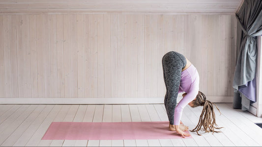 10-Minuten-Magie: Warum Pilates an der Wand genau das Richtige ist, wenn du keine Lust auf Fitnessstudio hast